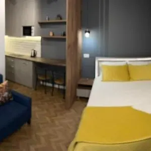 Florent's Superb Studio, Free Parking & Garden!! , Tirana Albania